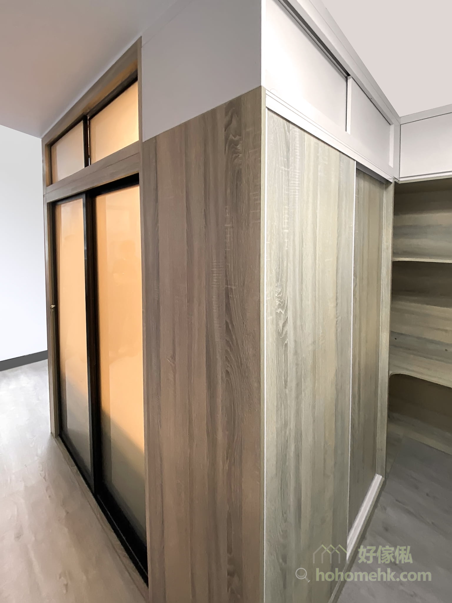 [Partition] The living room is divided into a multi-purpose room to ...