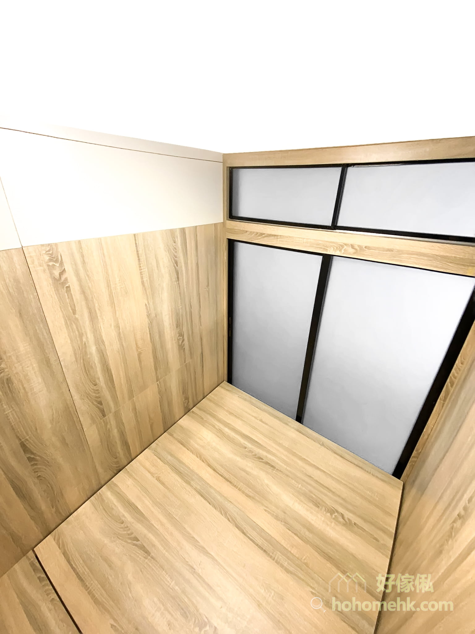 [Partition] The living room is divided into a multi-purpose room to ...