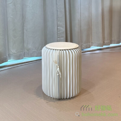 The leather paper folding stool is available in 4 color options: White (Single-seat version).