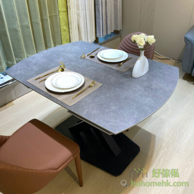 The treated table surface is rich in texture. The treated table surface can be cleaned daily with wet cloth. The smooth surface is not easy to collect dirt and dirt, which is very suitable for Hong Kong families.