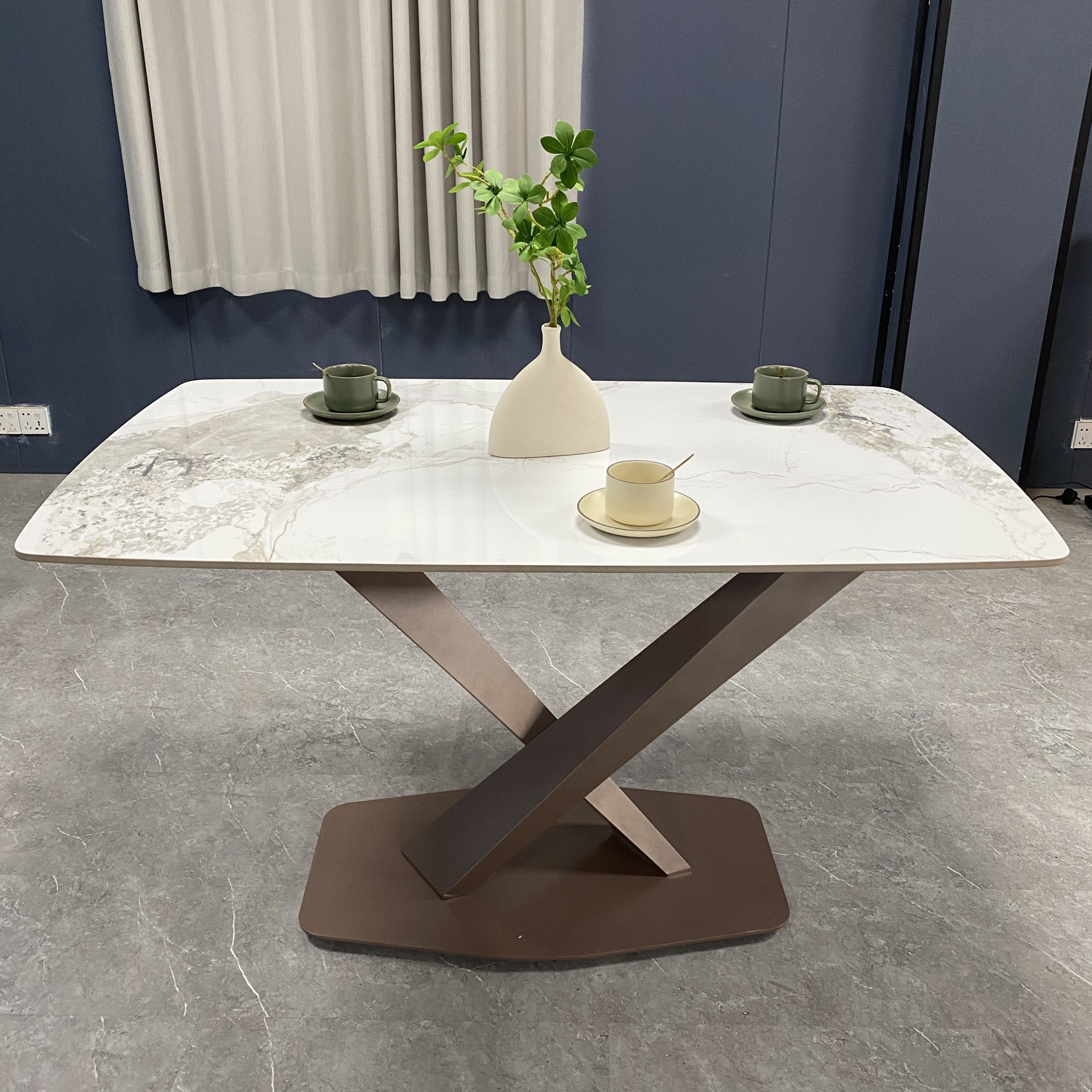 Table Sobo Sobo Horse Belly Table (Cross tripod #802) - ElectroOutlet – Outlet ...