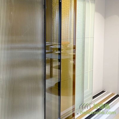 There are many types of glass doors on display in Showroom 12N, please come to visit and inquire about the design and quotation of customized glass doors or door rooms.