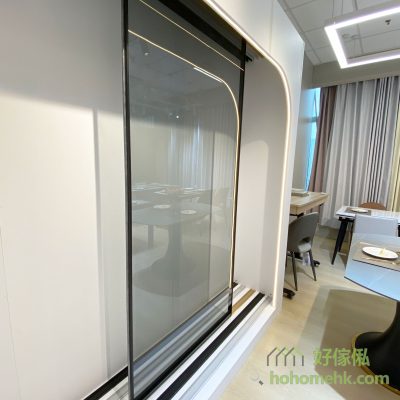 Stylish choice: Black aluminum frame + grey glass door