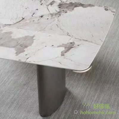 Anti-collision round corner design, the edge of the rock plate table has been polished by hand for many times, and the round corner is smooth and smooth to ensure the safety of dining.