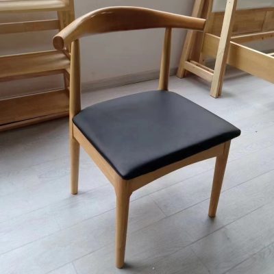 Horn chair (black leather)