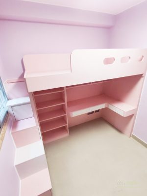 The design of the book table under the bed is as simple as possible, the lines are relatively simple, the corners are small rounded corners and small round edges, the bed fence is made of elliptical hollowing out, the book table is built at both ends of the field rounded corners, and the staircase is made of light through the grating design, simple and beautiful.