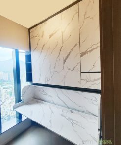 訂造鋼琴床即時得到一張6尺長的長書枱,超寬敞,可以2個人並排使用都不會互相影響,放上電腦同樣夠位,最適合需要大書枱的家庭使用。