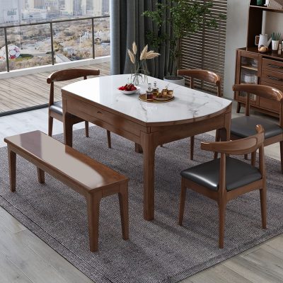 The normal condition is to use a square dining table, can be expanded according to the situation