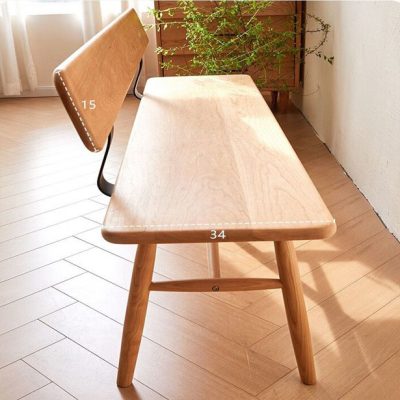 Many friends will consider the configuration of the dining chair, less than enough to sit more than no place to place, this bench board 34cm, sitting three people is also very easy and comfortable and practical