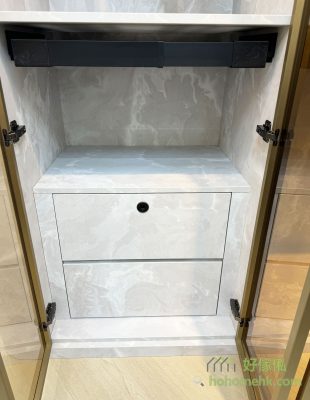 Closet inner cabinet bucket, can be locked