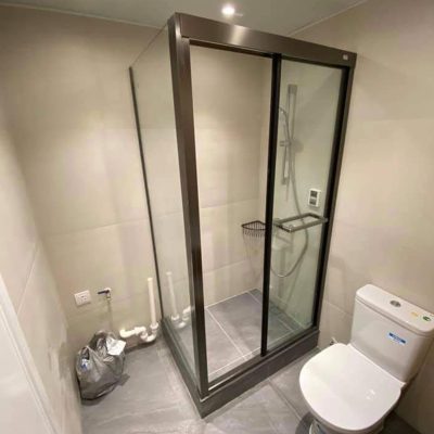 L-shaped bath screen (can be square or rectangular)