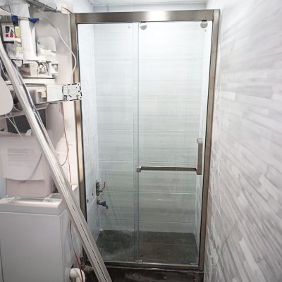 One-shape shower screen (for two or three trips)