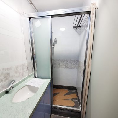 One-shape shower screen (for two or three trips)