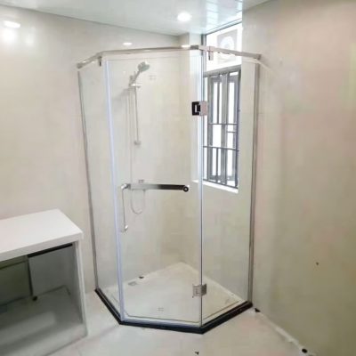 Diamond shaped shower screen