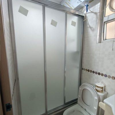 One-shape shower screen (for two or three trips)