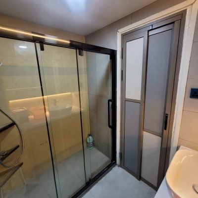 One-shape shower screen (for two or three trips)