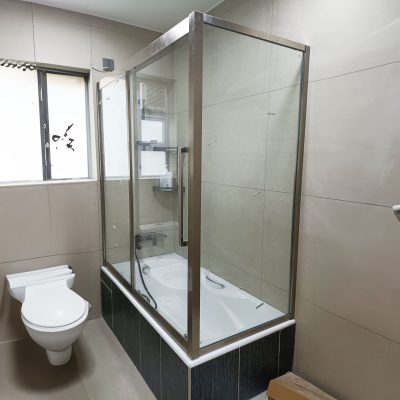 L-shaped bath screen (can be square or rectangular)