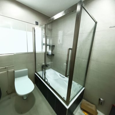 L-shaped bath screen (can be square or rectangular)