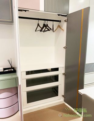 Custom made wardrobe can choose wardrobe spacing, hanging area, folding area.