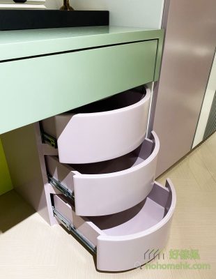 The cylindrical under-table locker is not only a modeling sense, but also a bucket cabinet that can be opened and used.