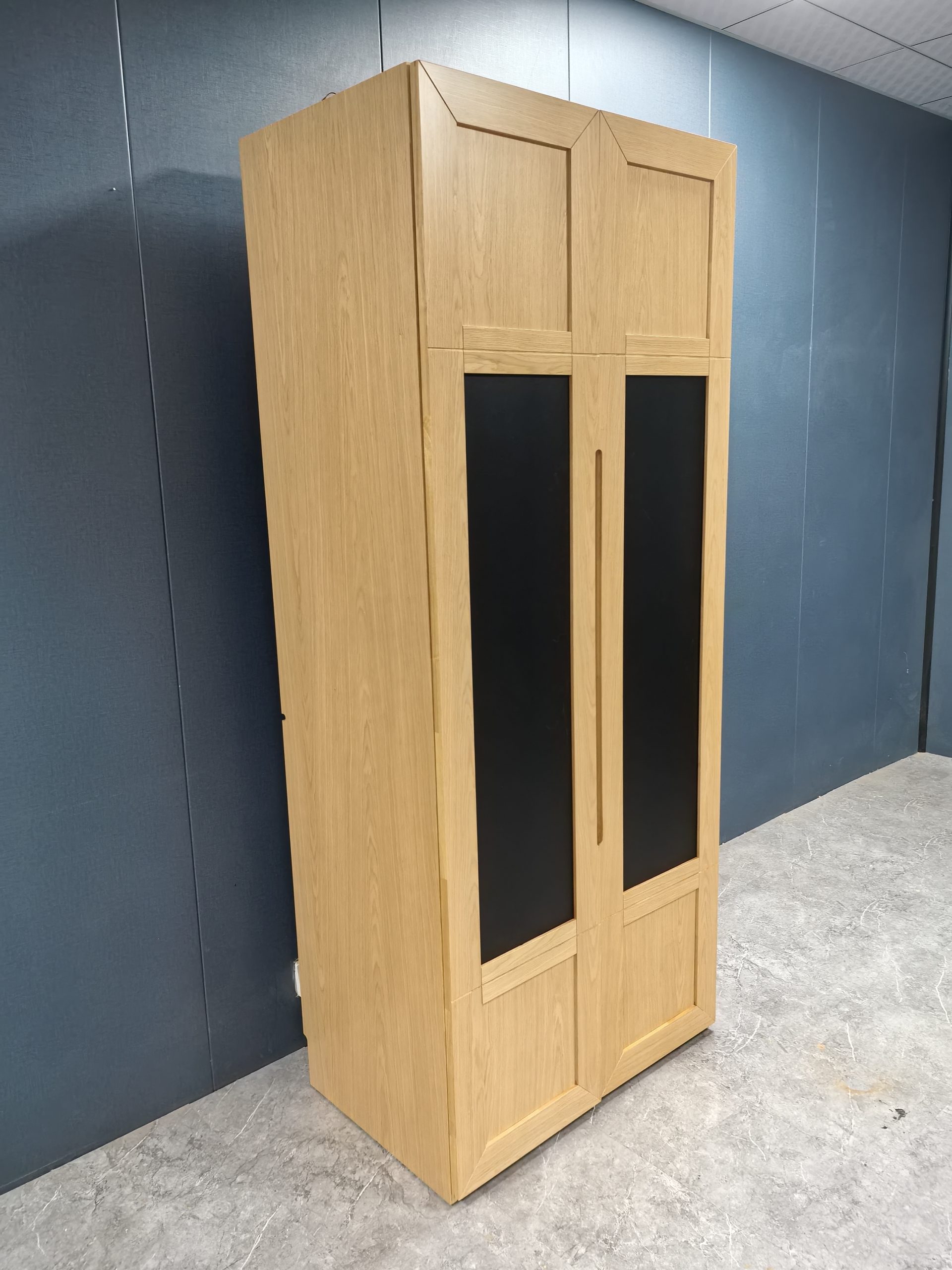 工廠實拍：Zipper雙開門實木收納櫃，原木色