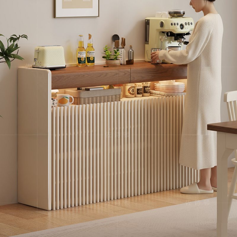 餐具、調味樽、杯、茶包、雜物全部有位，分層清楚，搵嘢唔使再翻箱倒櫃，餐廳即刻企理晒。