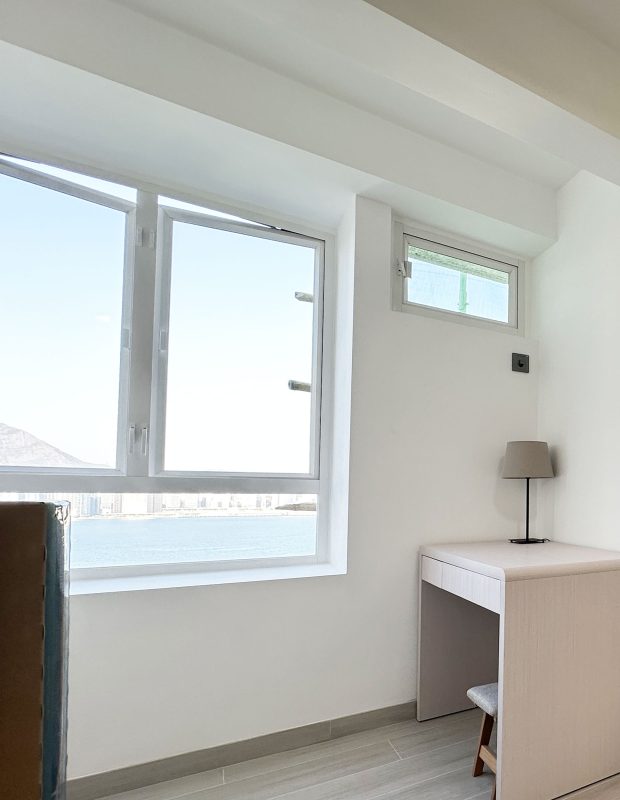 北角城市花園鋁窗工程完成！新鋁窗用了白色窗框，更加配合客戶家的新裝修和新傢俬設計。