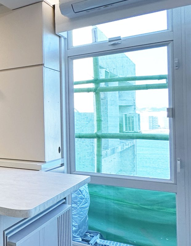 北角城市花園鋁窗工程完成！新鋁窗用了白色窗框，更加配合客戶家的新裝修和新傢俬設計。
