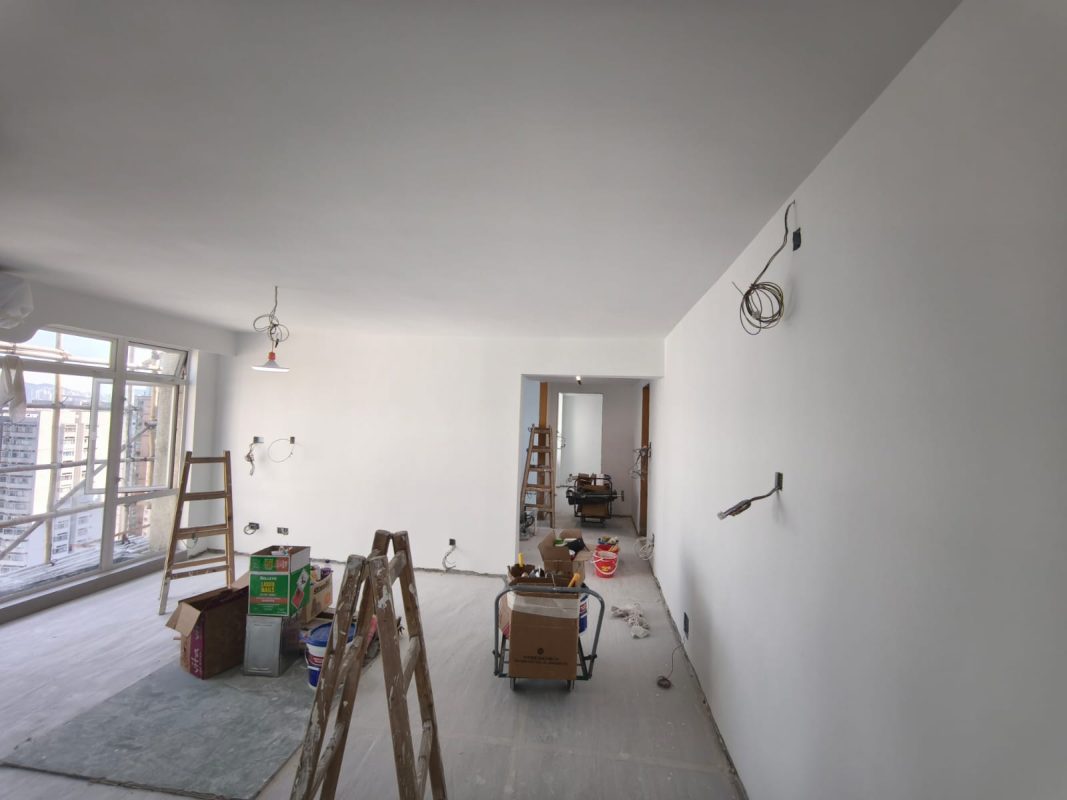 城市花園全屋剷底批灰油油完成！