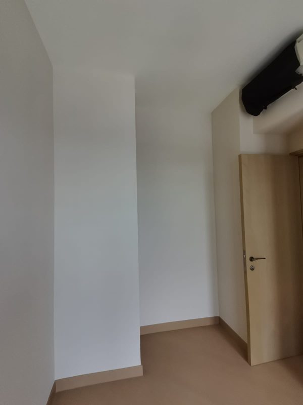 硅藻泥施工現場實拍。硅藻泥近年成成為裝修新寵兒，選擇以淺色為主，可以髹出獨特的質感，無論是簡約風抑或現代風家居風格都配搭得到。