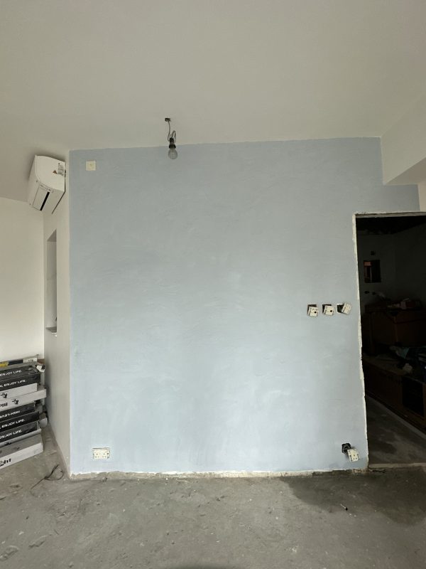 想簡簡單單做一幅特色牆或背景牆在餐枱旁邊？或者鋼琴或電視機後面？可以試試用油漆做藝術牆，我們選用立邦藝術漆，可以做出不同的紋理效果，精緻得來又不會太浮誇，就算屋企是日系或簡約風都襯得到！好傢俬門市有不同的藝術漆樣板，可以參考一下哪款風格最適合你啦！